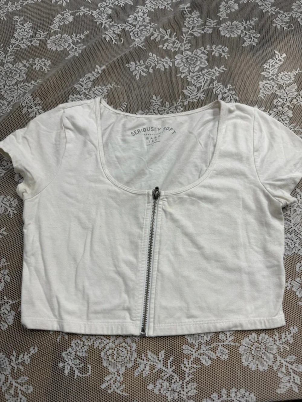 white zip up baby tee